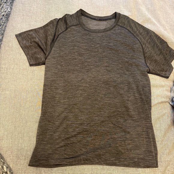 Lululemon Metal Vent Tech Short-Sleeve Shirt Large - Picture 1 of 3